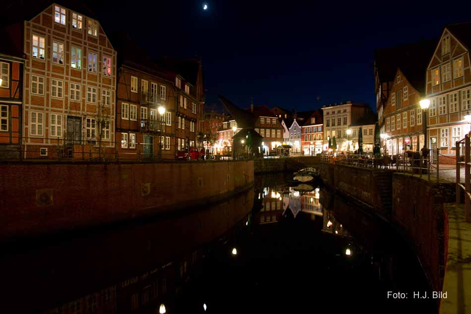 Blaue Stunde übern Stader Fischmarkt