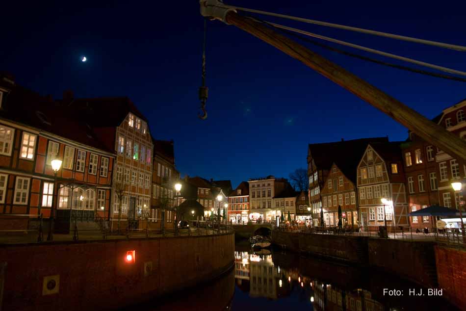 Blaue Stunde übern Stader Fischmarkt