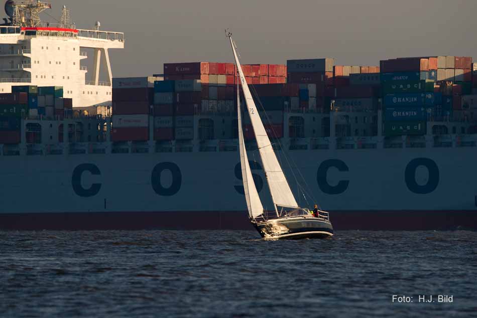 Schiffsverkehr auf der Nieder-Elbe