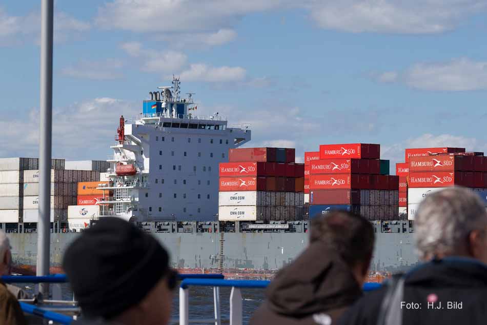 Schiffsverkehr auf der Nieder-Elbe