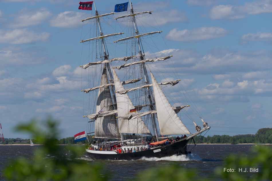 Schiffsverkehr auf der Nieder-Elbe