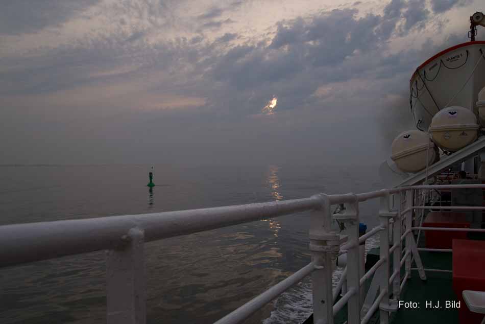 Schiffsverkehr auf der Nieder-Elbe