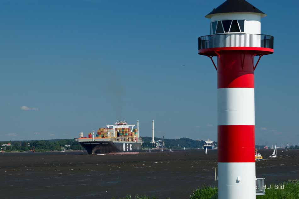 Schiffsverkehr auf der Nieder-Elbe