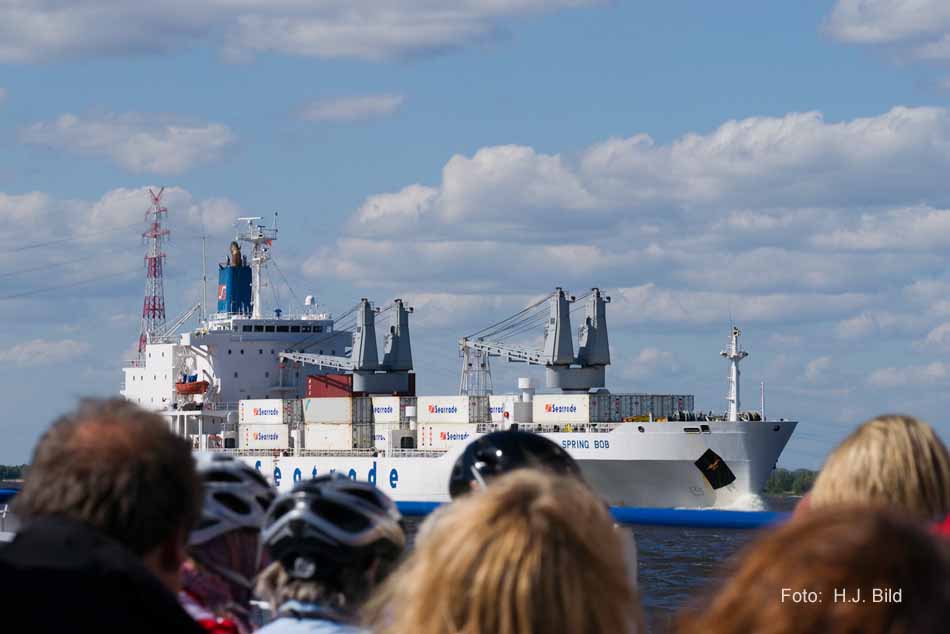 Schiffsverkehr auf der Nieder-Elbe