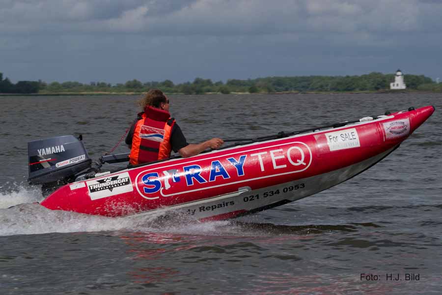 Foto vom Speedbootrennen auf der Elbe bei Stade
